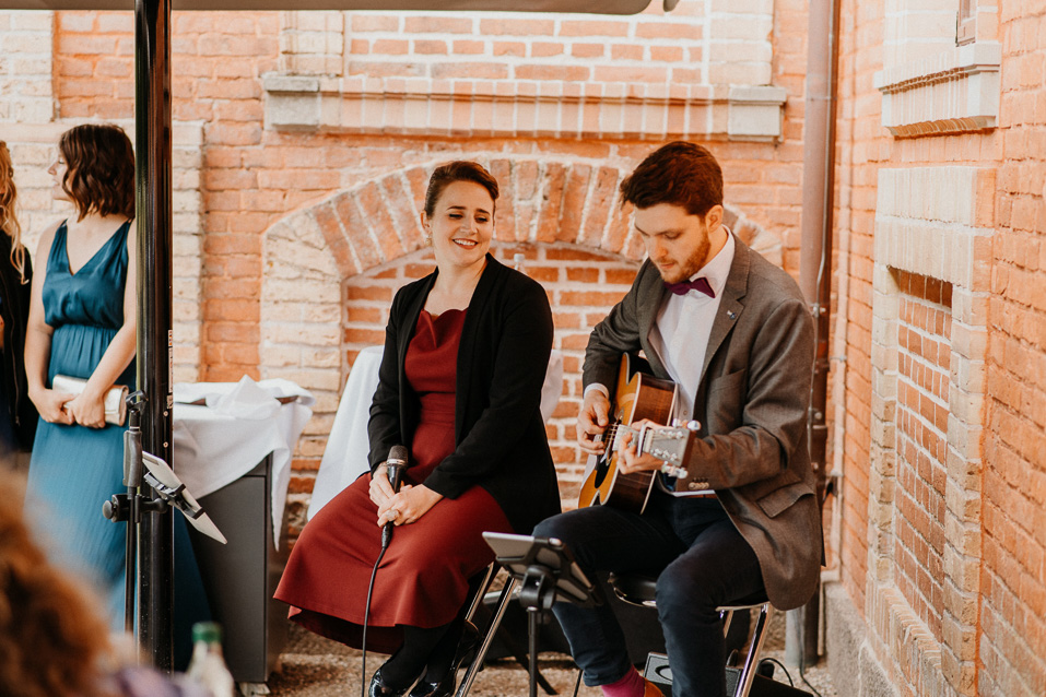 Zwei Musiker der Hochzeitsband Tender Delights
